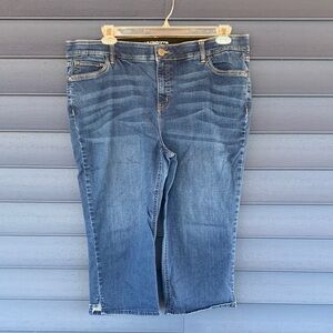 Liz Claiborne Dark Blue Cropped Jeans